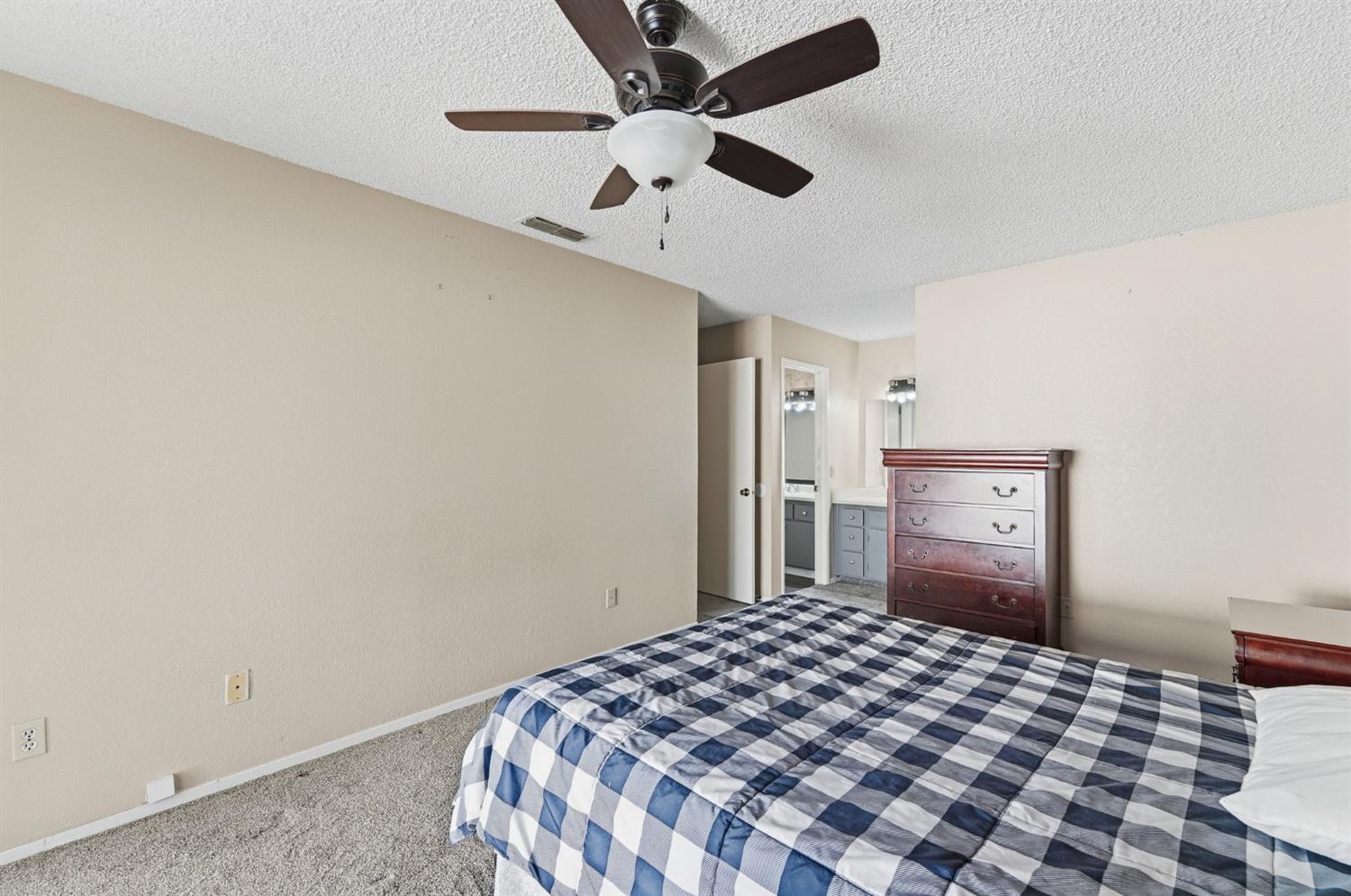 2037 Zeeland Court Modesto, CA 95356 - Photo 19 of 32
