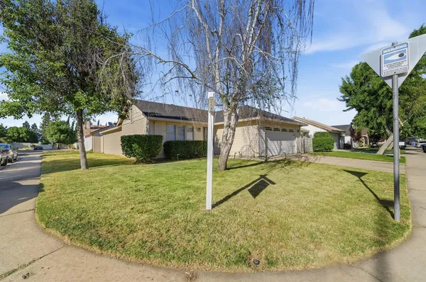 $399,900 | 2037 Zeeland Court, Modesto, CA 95356