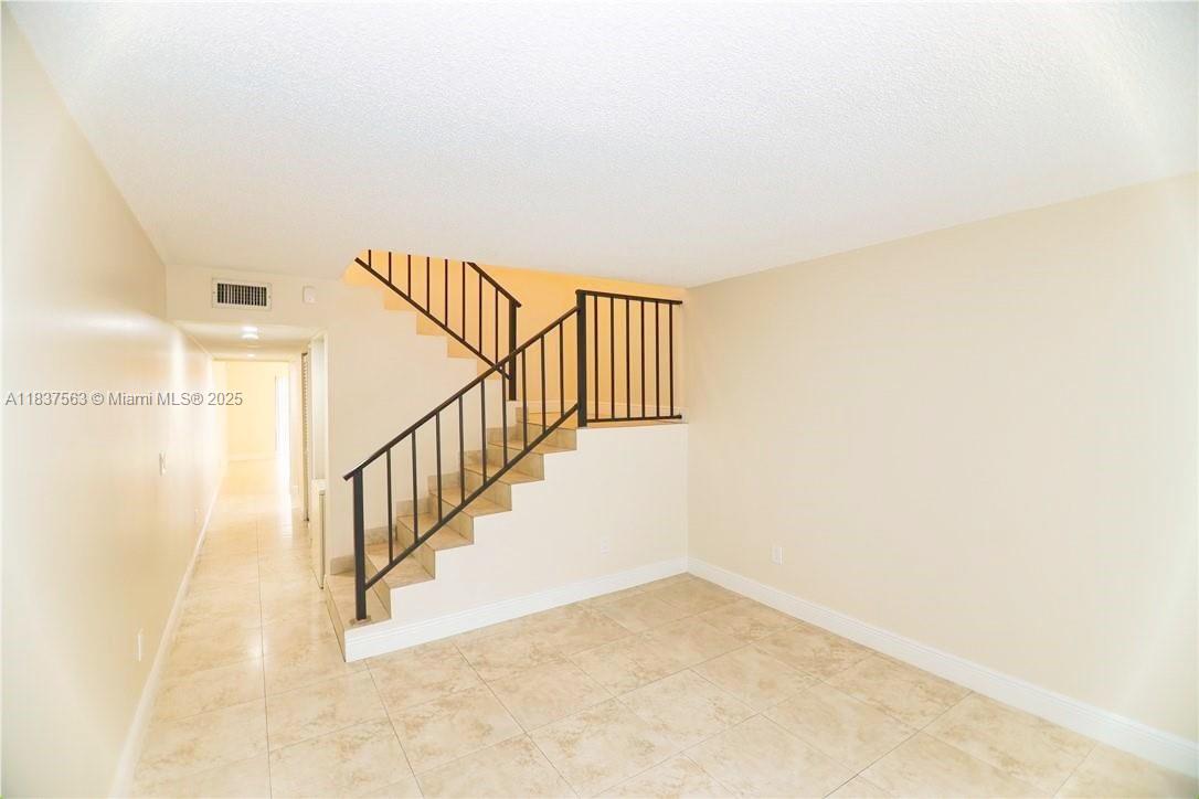 1654 Northeast 151st Street Miami, FL 33162 - Photo 3 of 19