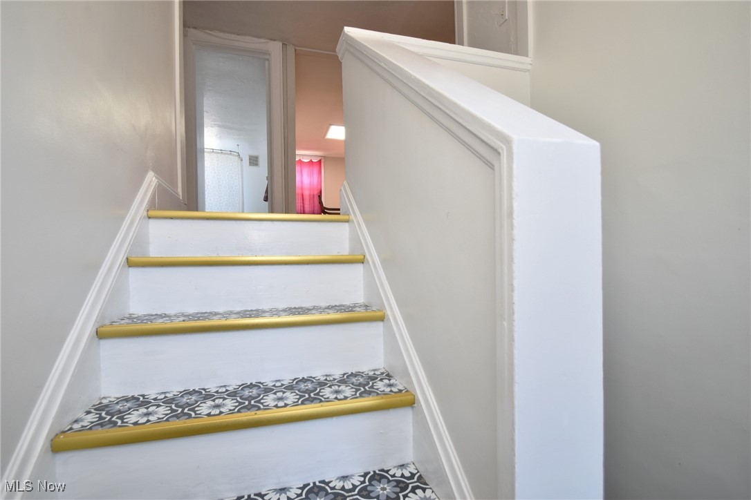 1682 Eddington Road Cleveland, OH 44118 - Photo 33 of 47 Gallery Image 33
