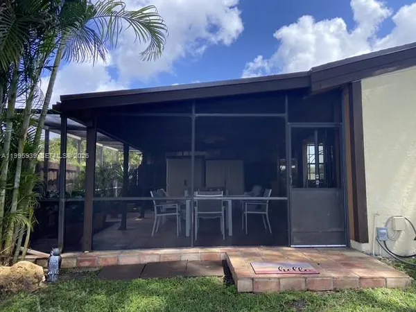 $3,000 | 10361 Juniper Court, Unit 10361, Pembroke Pines, FL 33026