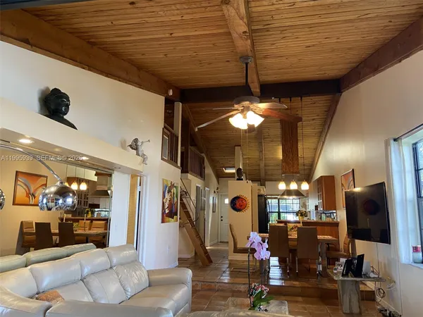 $3,000 | 10361 Juniper Court, Unit 10361, Pembroke Pines, FL 33026