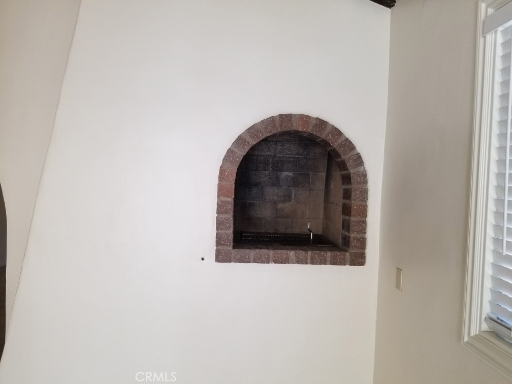 5325 Surfrider Way Oxnard, CA 93035 - Photo 13 of 27 Pizza oven