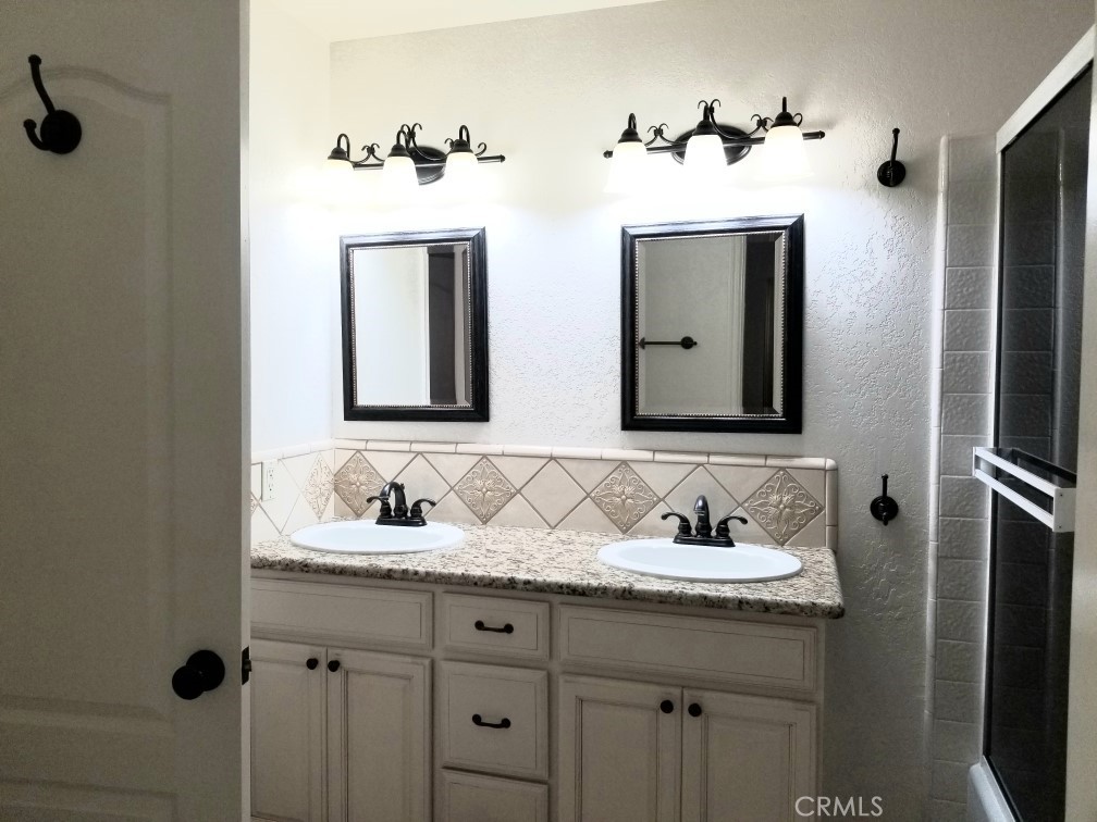 5325 Surfrider Way Oxnard, CA 93035 - Photo 7 of 27 Bath