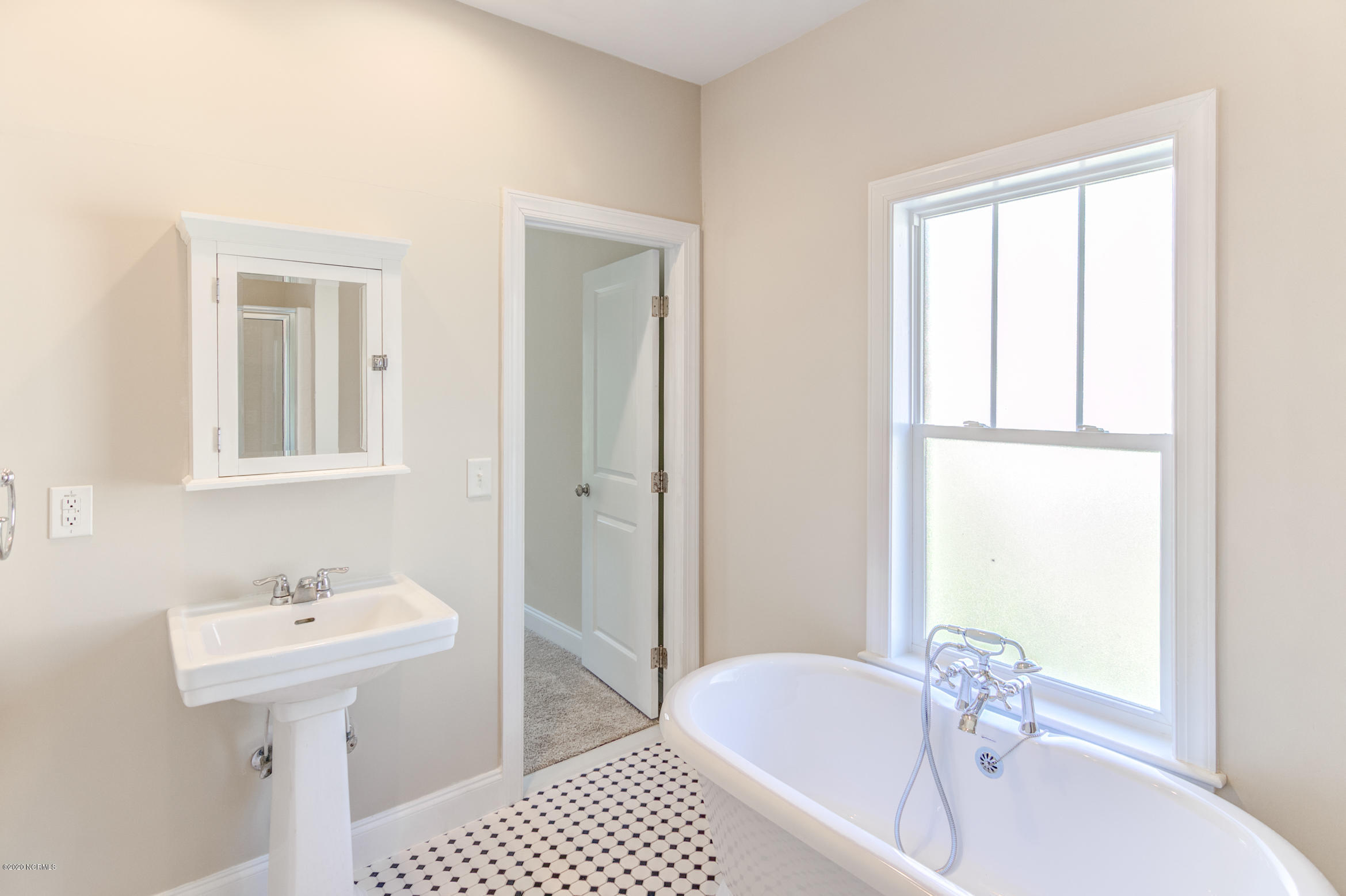 107 Ridge Road Hampstead, NC 28443 - Photo 15 of 28 107-Ridge-26