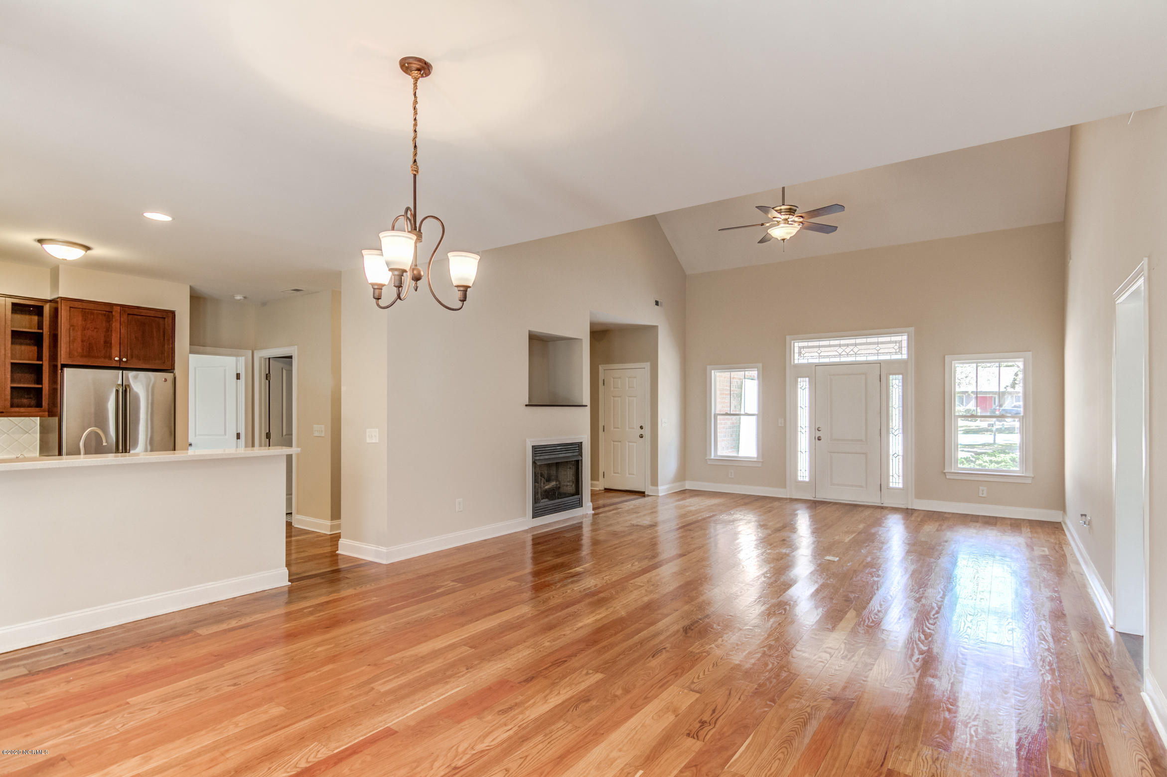 107 Ridge Road Hampstead, NC 28443 - Photo 5 of 28 107-Ridge-11