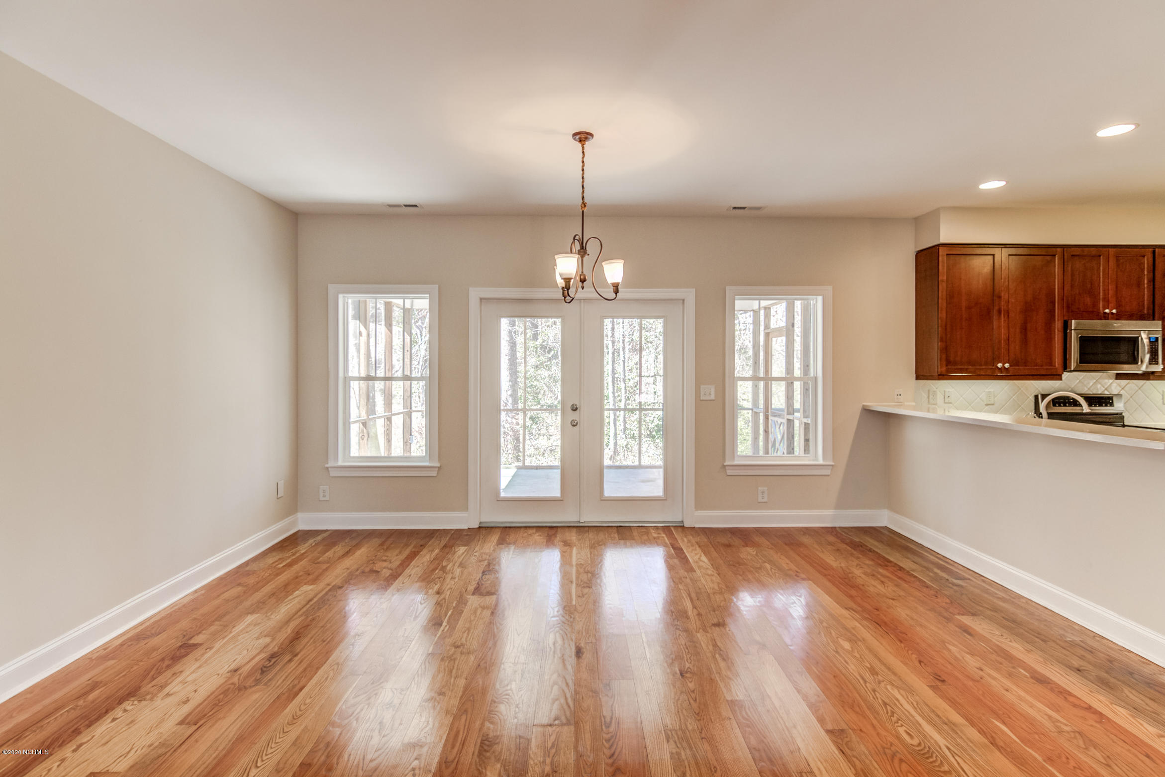 107 Ridge Road Hampstead, NC 28443 - Photo 8 of 28 107-Ridge-15