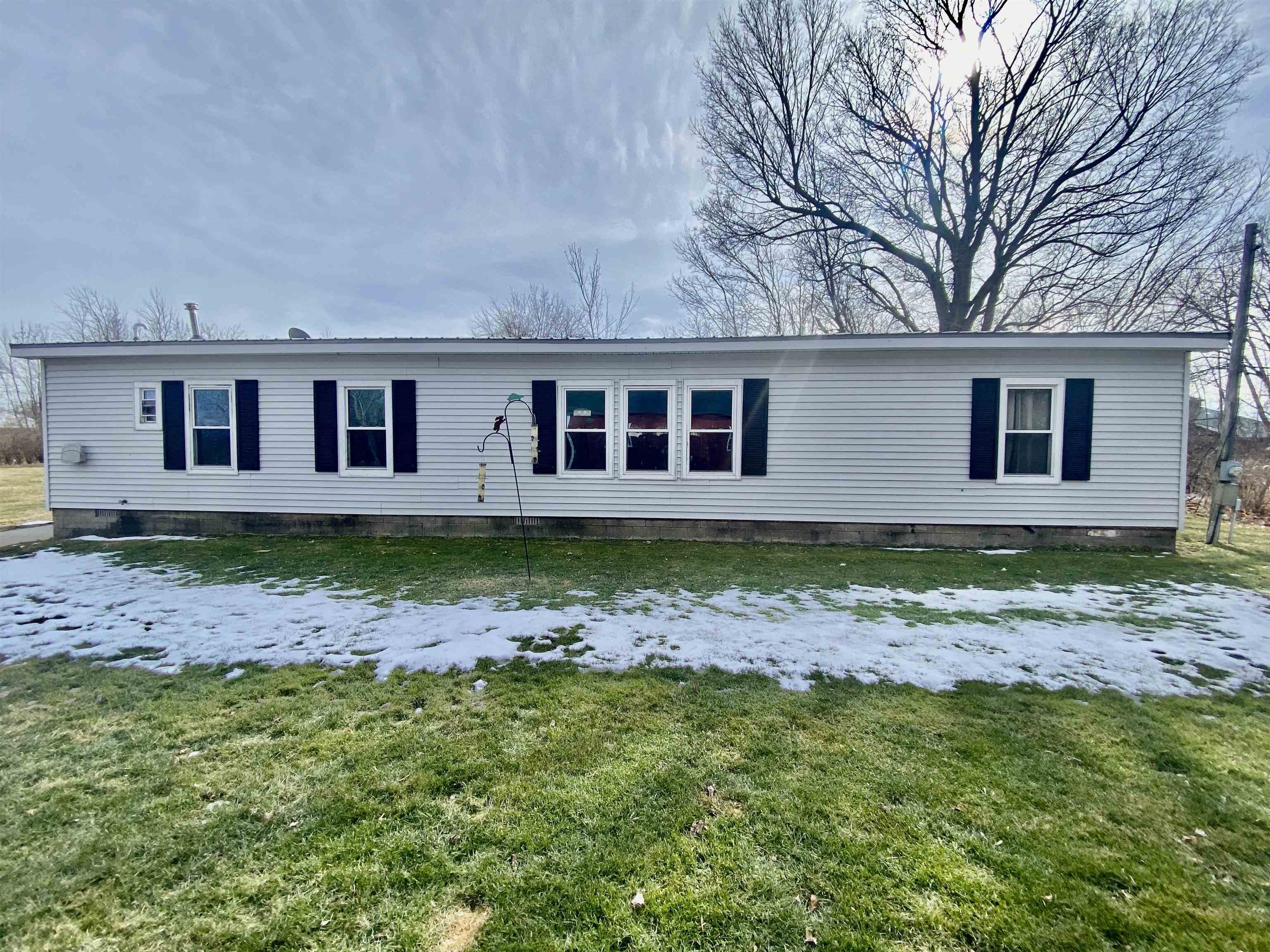 2567 Whites Beach Road Standish, MI 48658 - Photo 4 of 42 Gallery Image 4