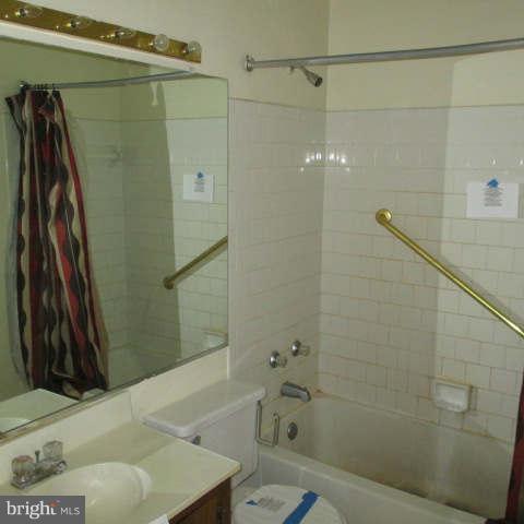 6935 Rockfield Road Baltimore, MD 21244 - Photo 14 of 23 Bath (Master)