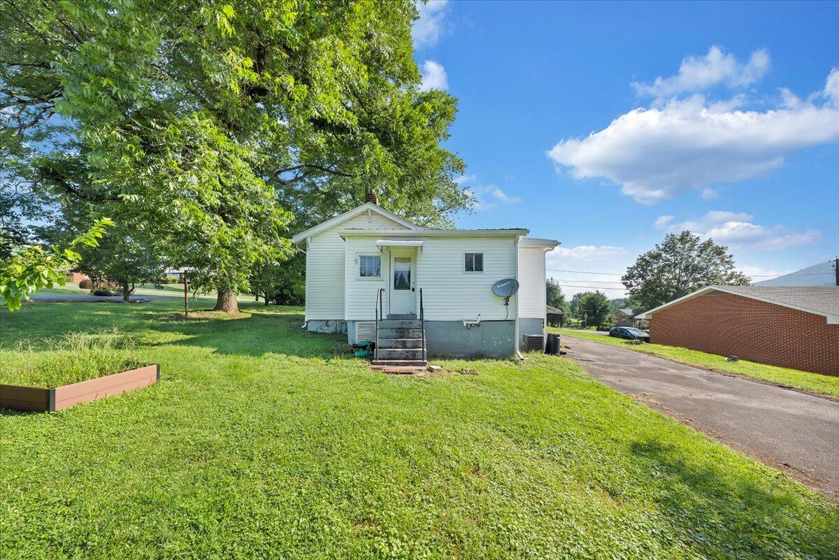 6622 Trevilian Road Roanoke, VA 24019 - Photo 4 of 21 15-MIB09257