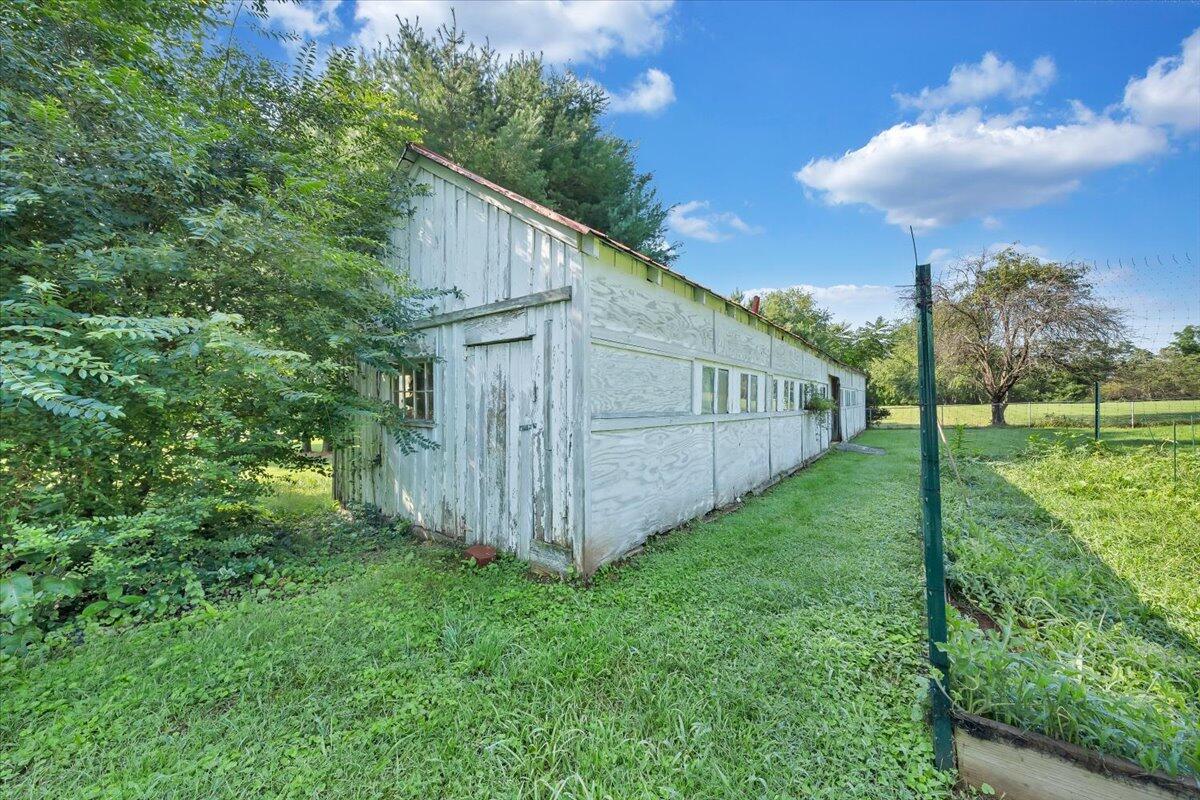 6622 Trevilian Road Roanoke, VA 24019 - Photo 8 of 21 19-MIB09269