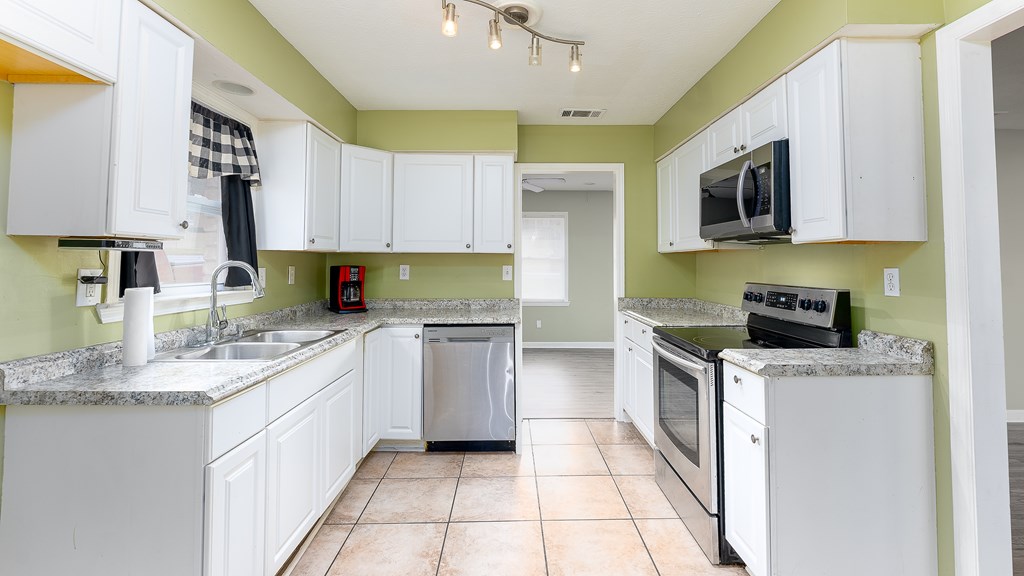 4407 Ridgefield Drive Columbus, GA 31907 - Photo 4 of 20 Gallery Image 4