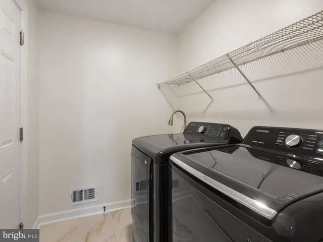 a close view of sink