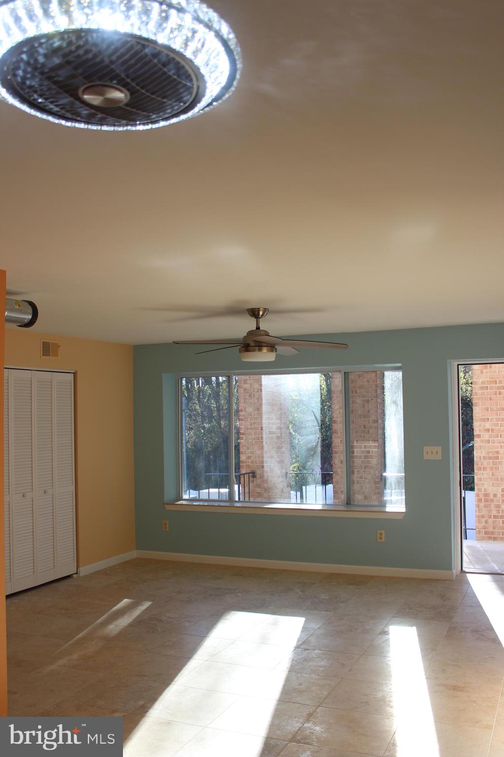 747 Garden Drive Harrisburg, PA 17111 - Photo 9 of 34 a view of an empty room and window