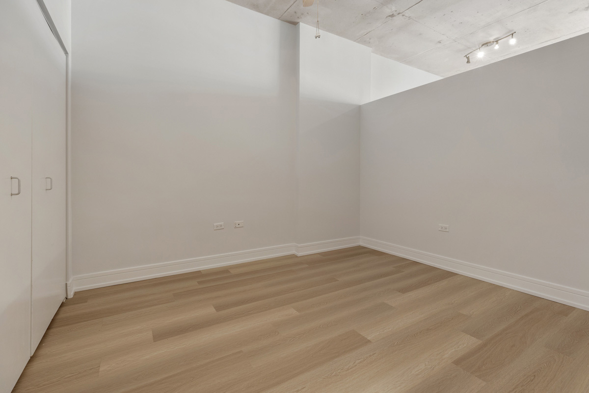 235 West Van Buren Street, Unit 3218 Chicago, IL 60607 - Photo 16 of 21