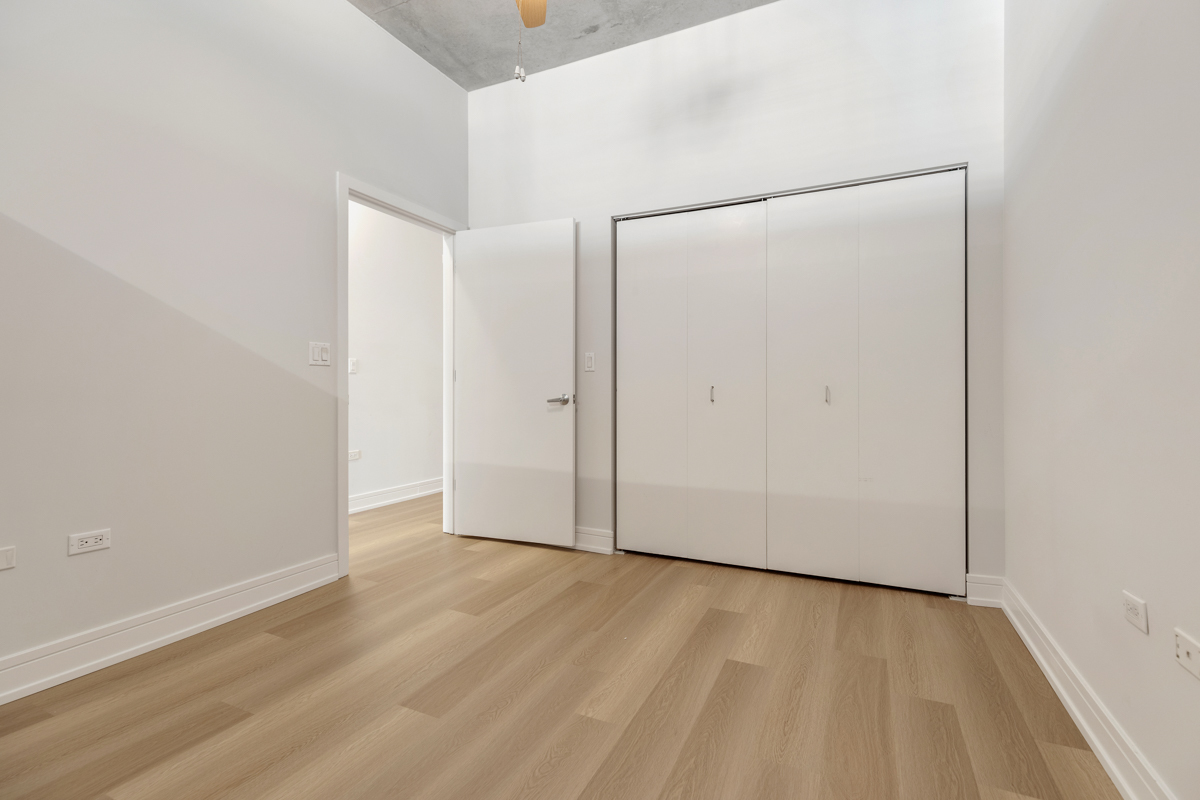 235 West Van Buren Street, Unit 3218 Chicago, IL 60607 - Photo 17 of 21