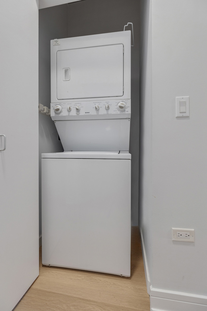 235 West Van Buren Street, Unit 3218 Chicago, IL 60607 - Photo 20 of 21