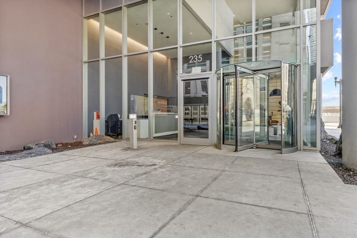235 West Van Buren Street, Unit 3218 Chicago, IL 60607 - Photo 3 of 21