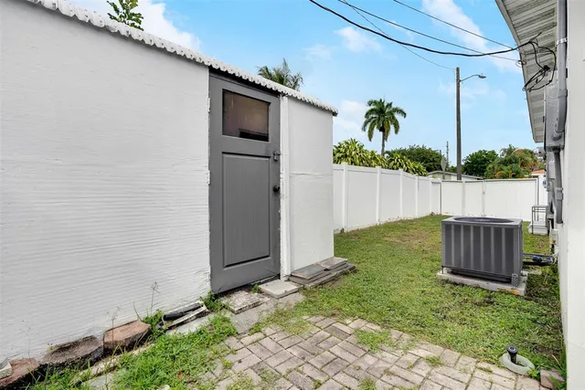 $599,900 | 1015 Northeast 18th Street, Fort Lauderdale, FL 33305