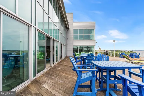 $380,000 | 901 North Penn Street, Unit F1609, Philadelphia, PA 19123