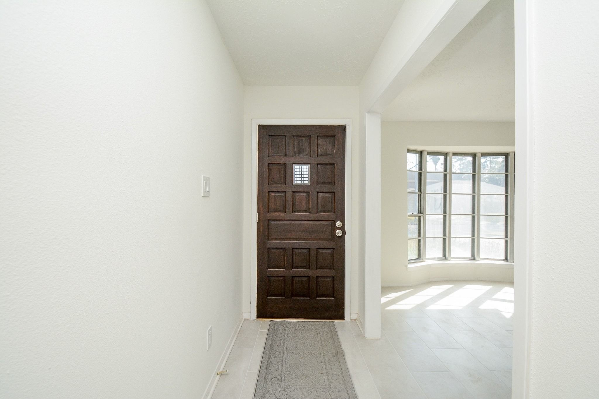 4307 Sloangate Drive Spring, TX 77373 - Photo 2 of 22 a view of a hallway
