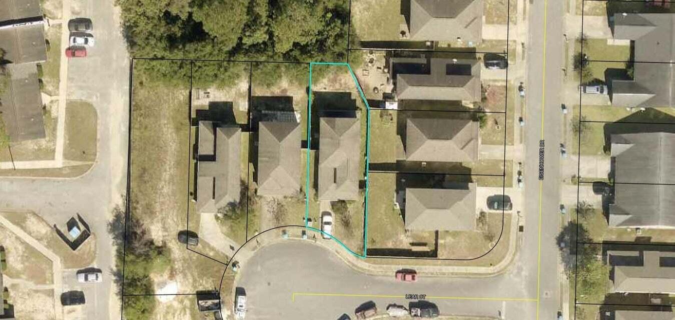 102 Lear Court Crestview, FL 32539 - Photo 35 of 37 wooden floor in a bathroom