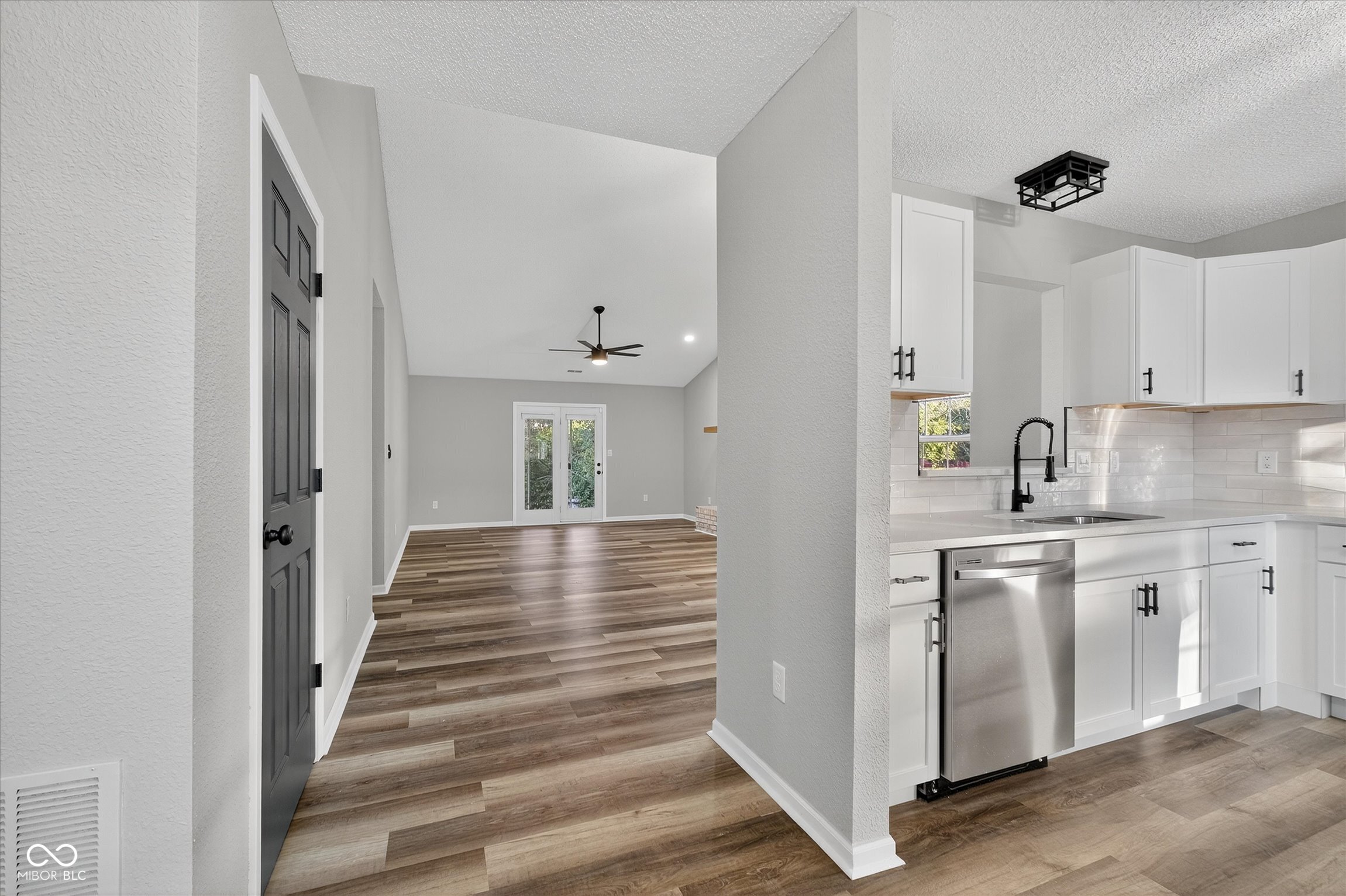 12126 Blue Springs Lane Fishers, IN 46037 - Photo 6 of 31