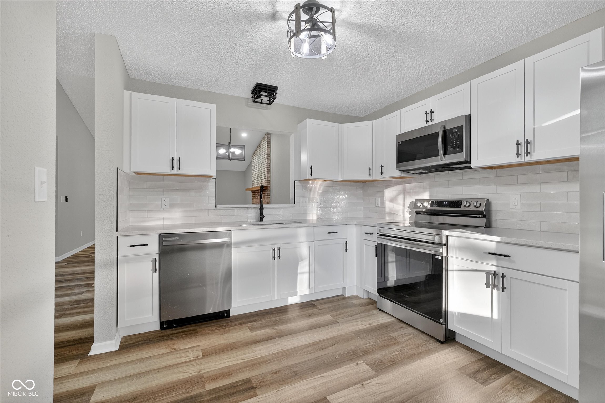 12126 Blue Springs Lane Fishers, IN 46037 - Photo 9 of 31