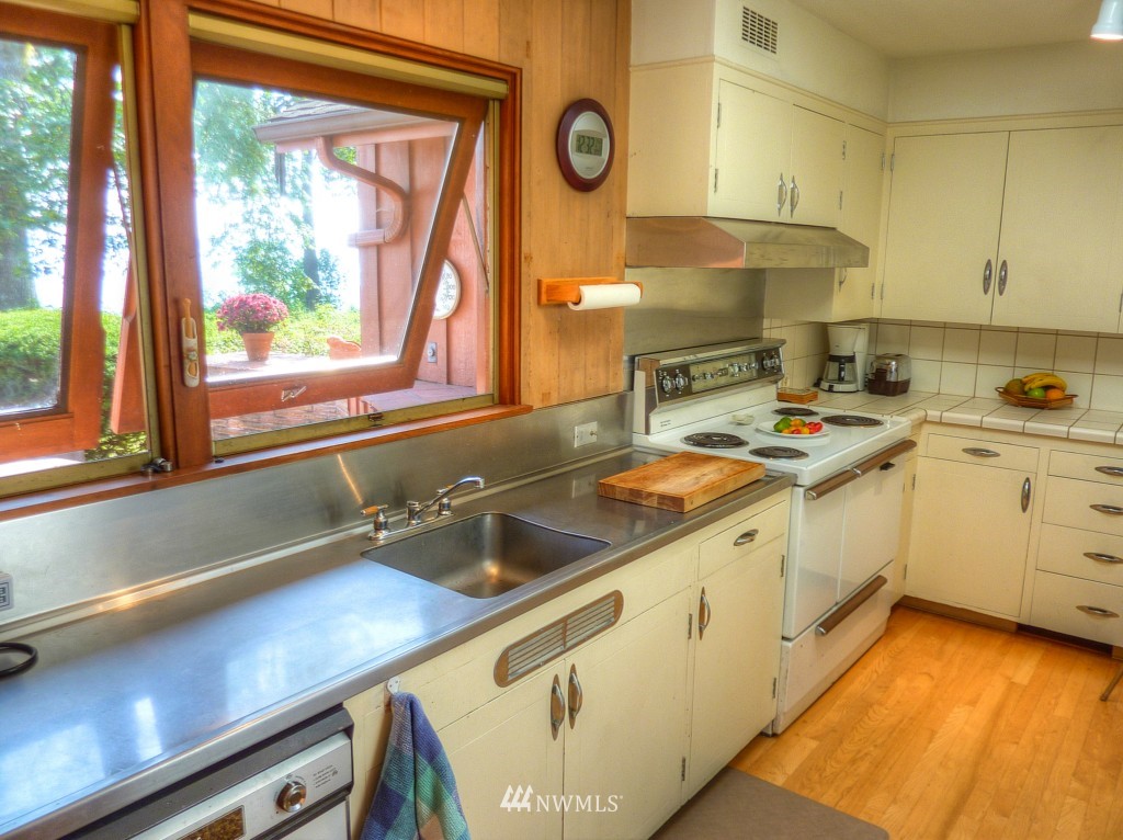 34374 Pilot Point Road Northeast Kingston, WA 98346 - Photo 13 of 23 Gallery Image 13