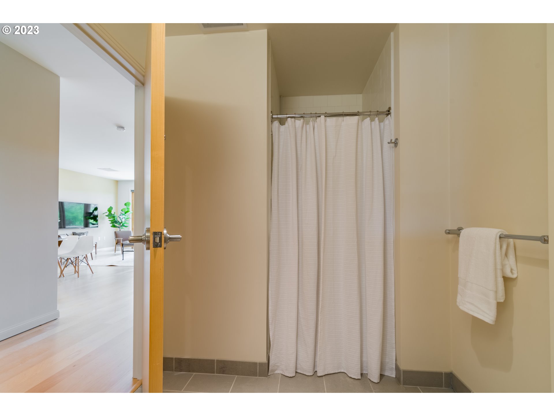 1375 Olive Street, Unit 308 Eugene, OR 97401 - Photo 28 of 35 a view of bathroom