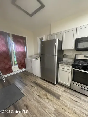 $1,600 | 198 4th Street, Unit 2, Troy, NY 12180