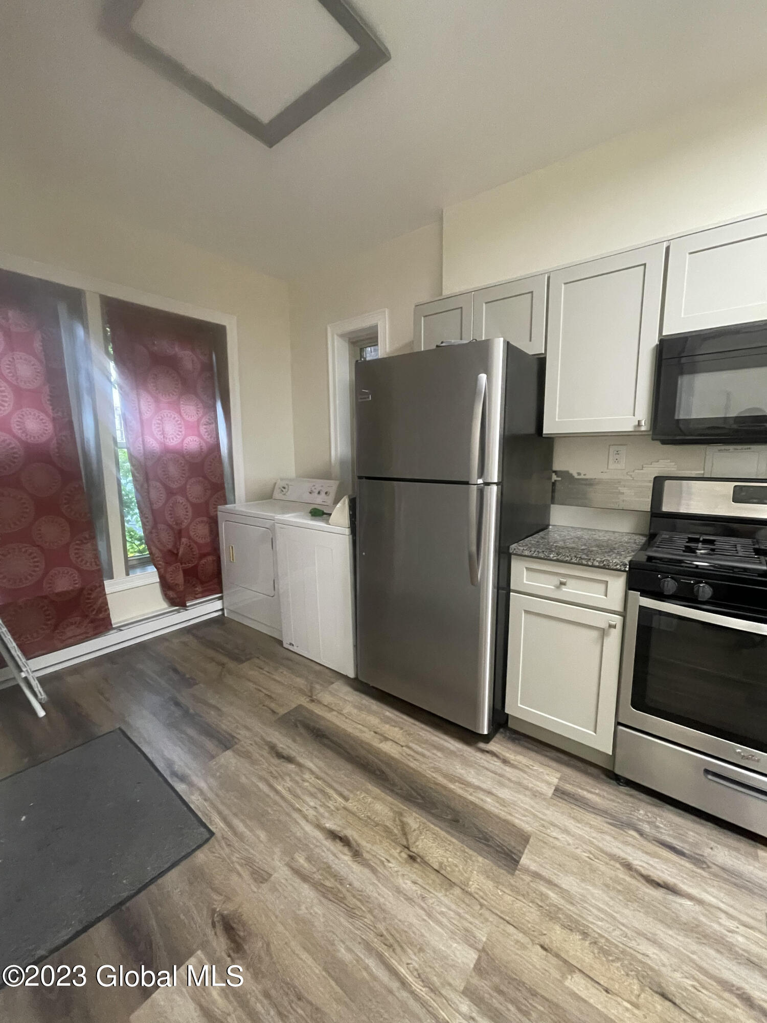 198 4th Street, Unit 2 Troy, NY 12180 - Photo 12 of 17 3