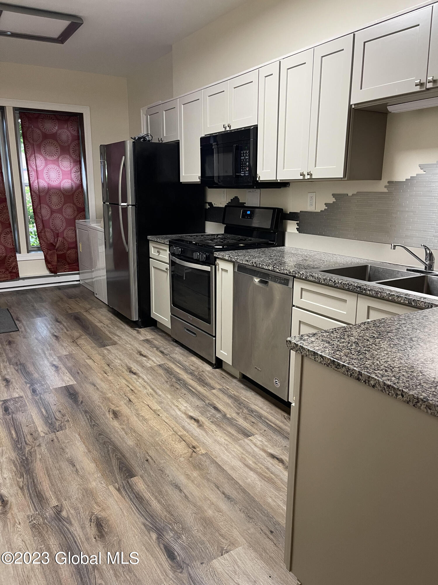 198 4th Street, Unit 2 Troy, NY 12180 - Photo 10 of 17 5