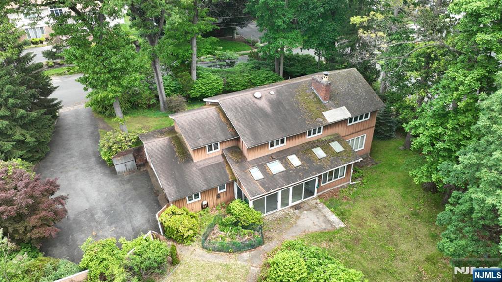 9 Lyncrest Drive Paramus, NJ 07652 - Photo 9 of 49