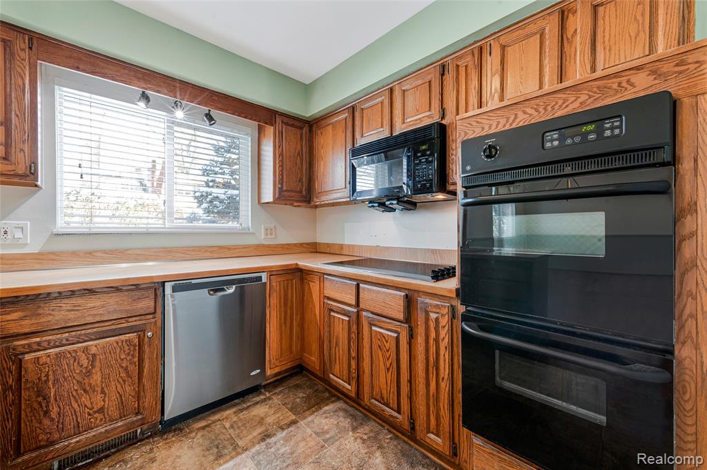 2075 Derby Road Troy, MI 48084 - Photo 15 of 62 Gallery Image 15