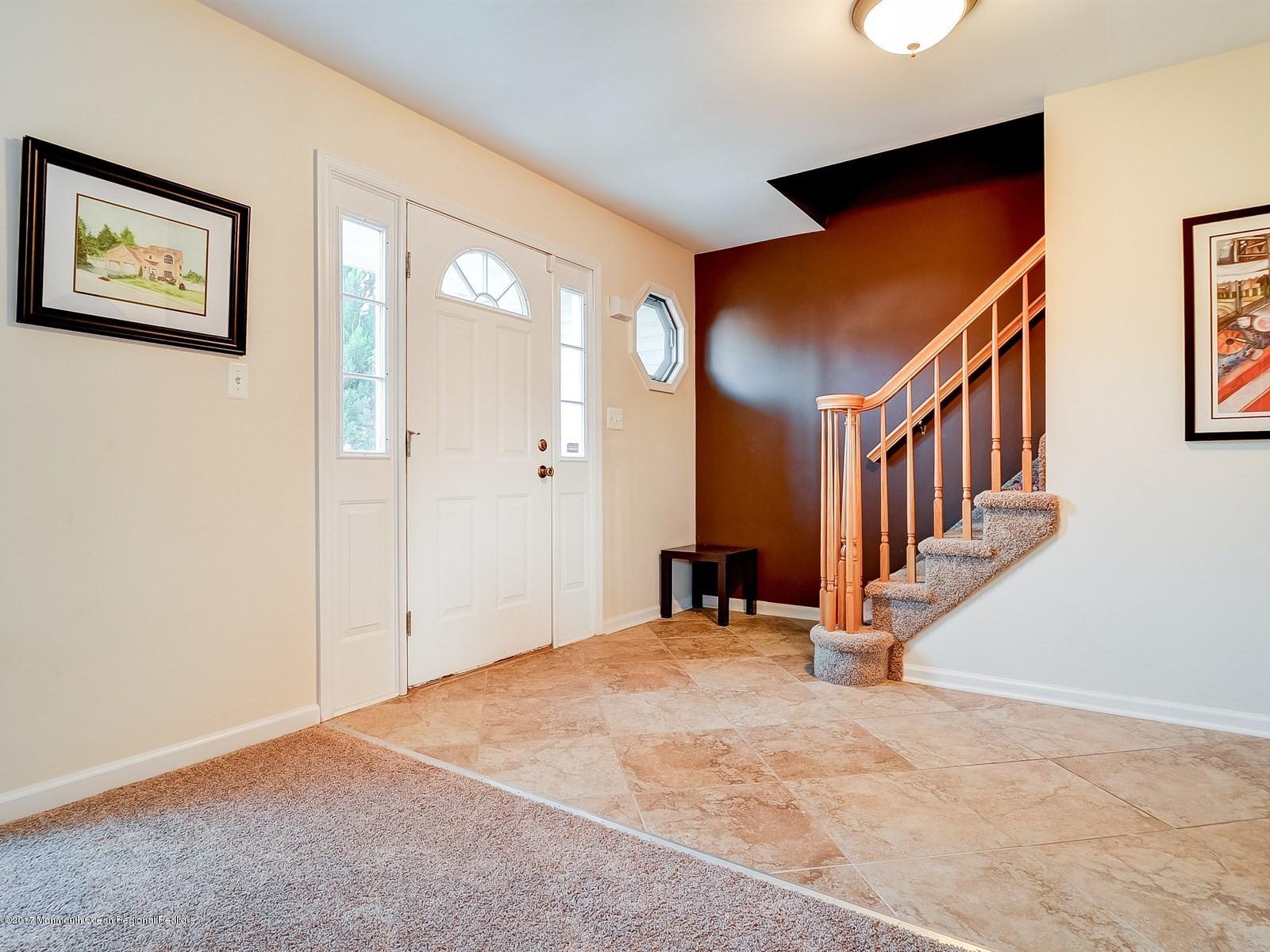 17 Valley Road Jackson, NJ 08527 - Photo 2 of 20 003_Foyer