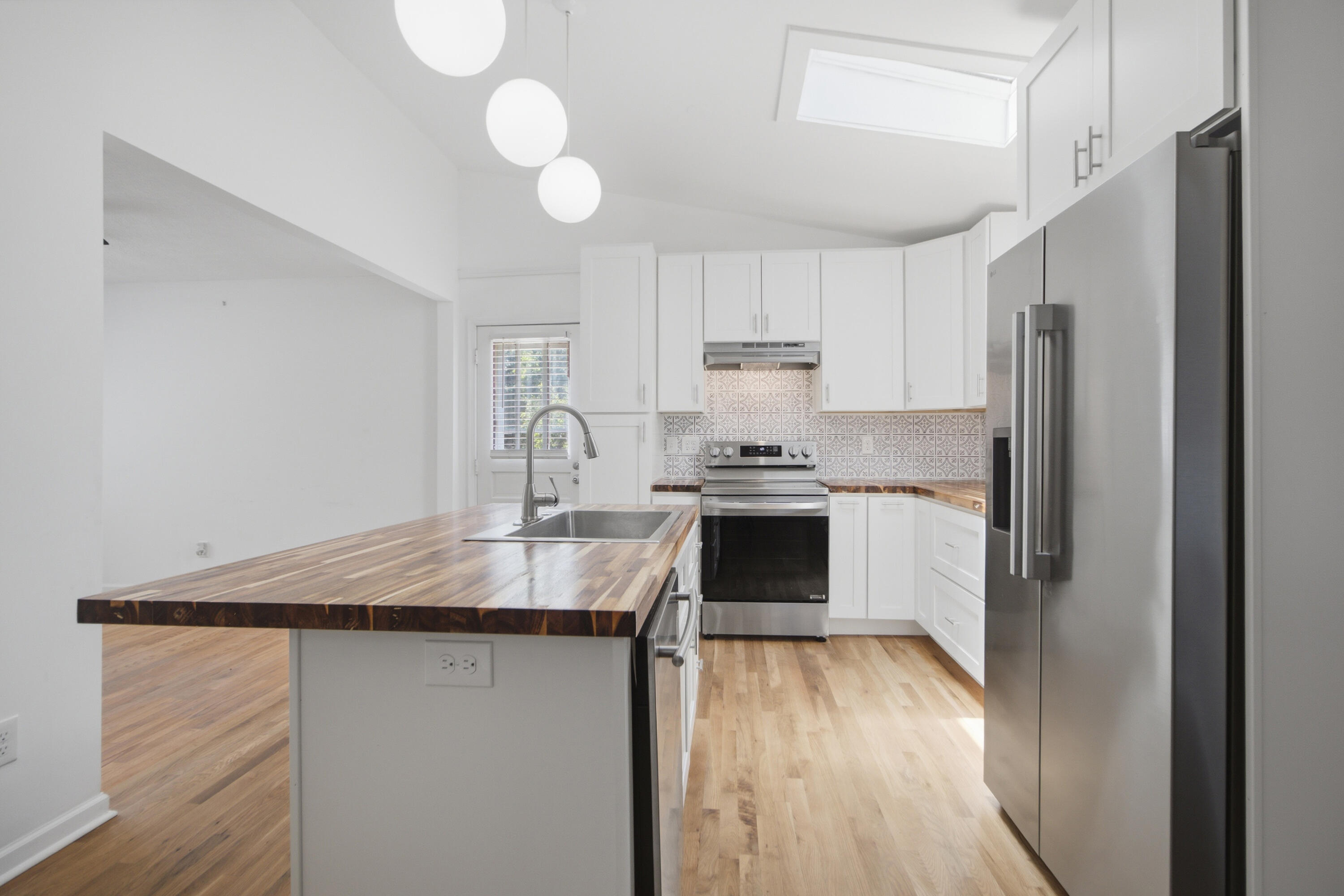 1144 Wyndham Road Charleston, SC 29412 - Photo 13 of 45 Kitchen