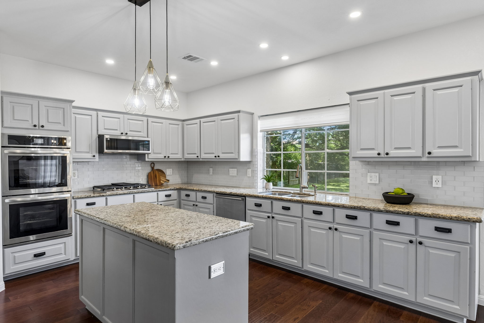 6557 Needham Lane Austin, TX 78739 - Photo 7 of 37