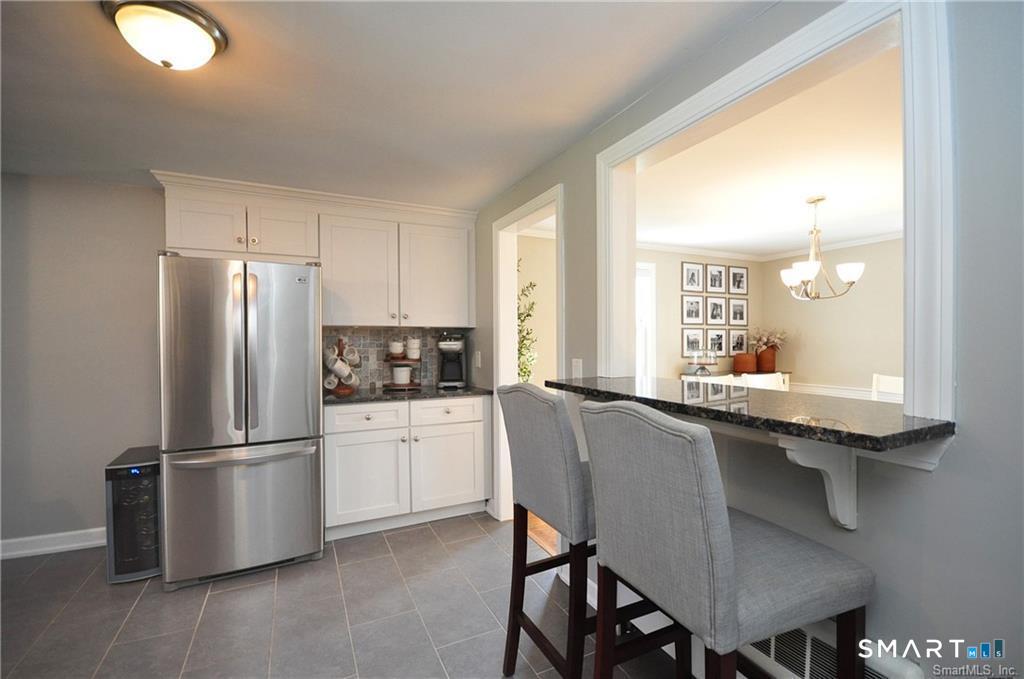 26 Greystone Road West Hartford, CT 06107 - Photo 9 of 23