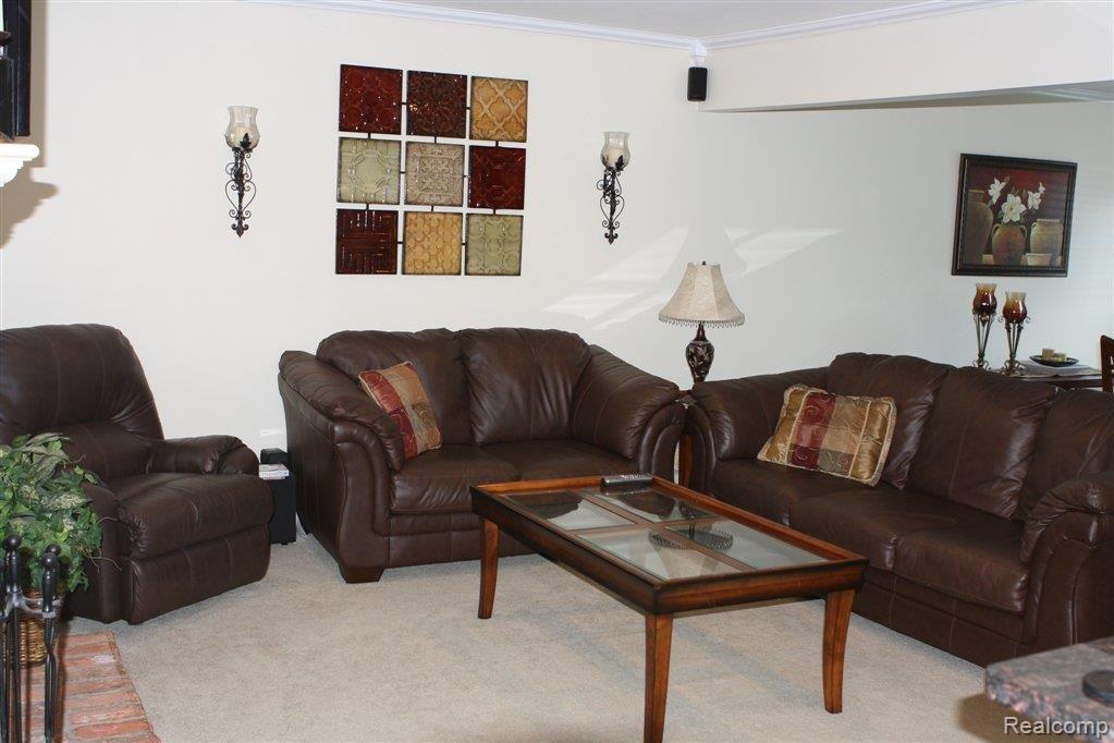 1683 Morningside Lane Rochester, MI 48307 - Photo 3 of 11 IMG_9491.JPG
