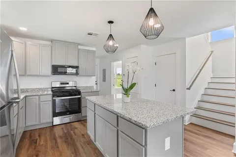 $259,500 | 2816 Live Oak Drive, Gretna, LA 70056