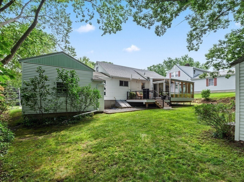 27 Whitla Drive Worcester, MA 01604 - Photo 28 of 38 a house view with a garden space