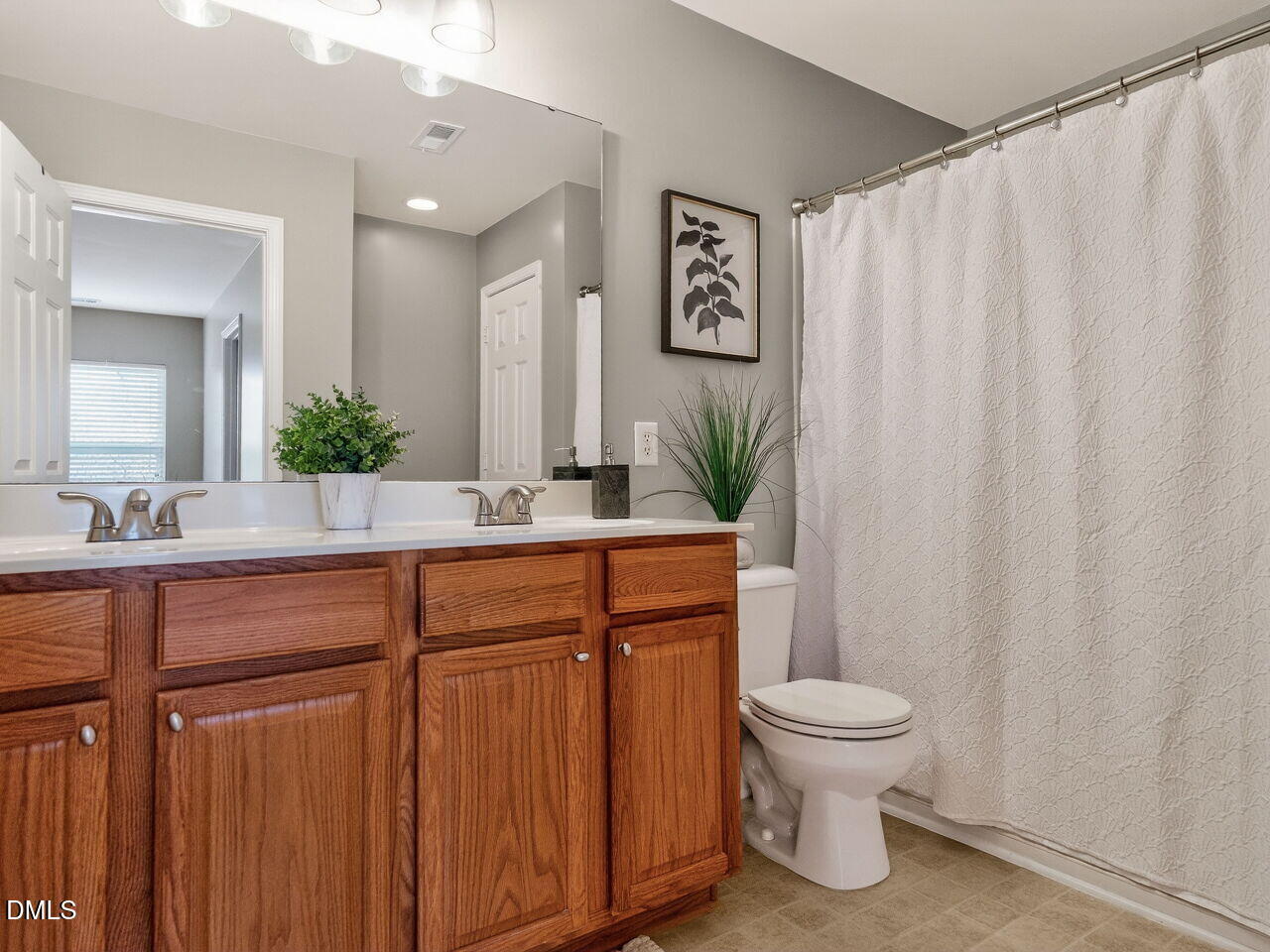 191 Solheim Lane Raleigh, NC 27603 - Photo 21 of 41 023-1280x960-primary-bath