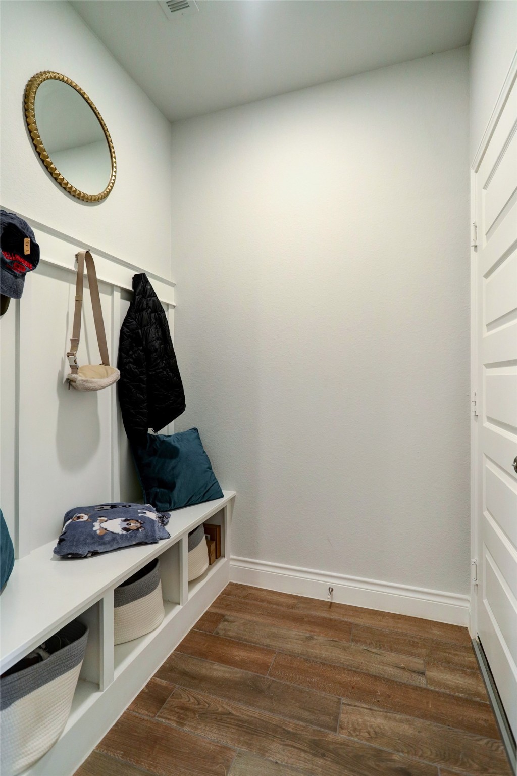 6206 Glenwick Park Road Katy, TX 77493 - Photo 23 of 29 Mudroom