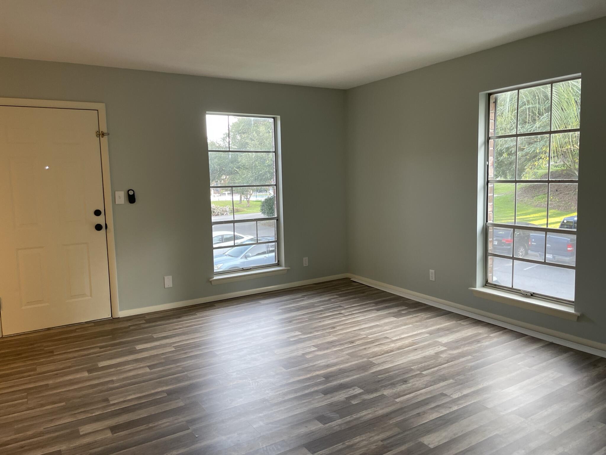 6240 Old Point Road, Unit A9 Hanahan, SC 29410 - Photo 3 of 20 Living Room