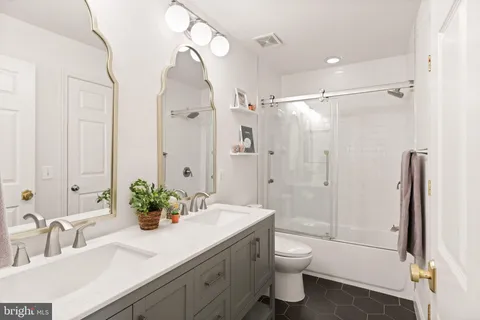 $795,000 | 4290 Park Green Court, Fairfax, VA 22030