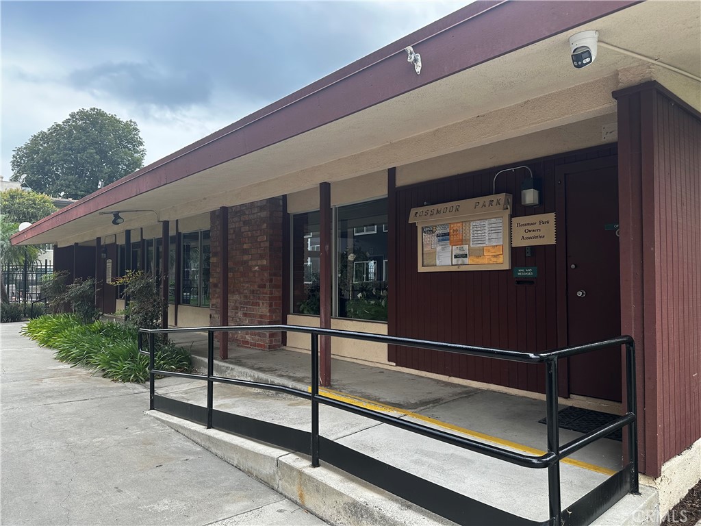 12200 Montecito Road Seal Beach, CA 90740 - Photo 31 of 35 Club House