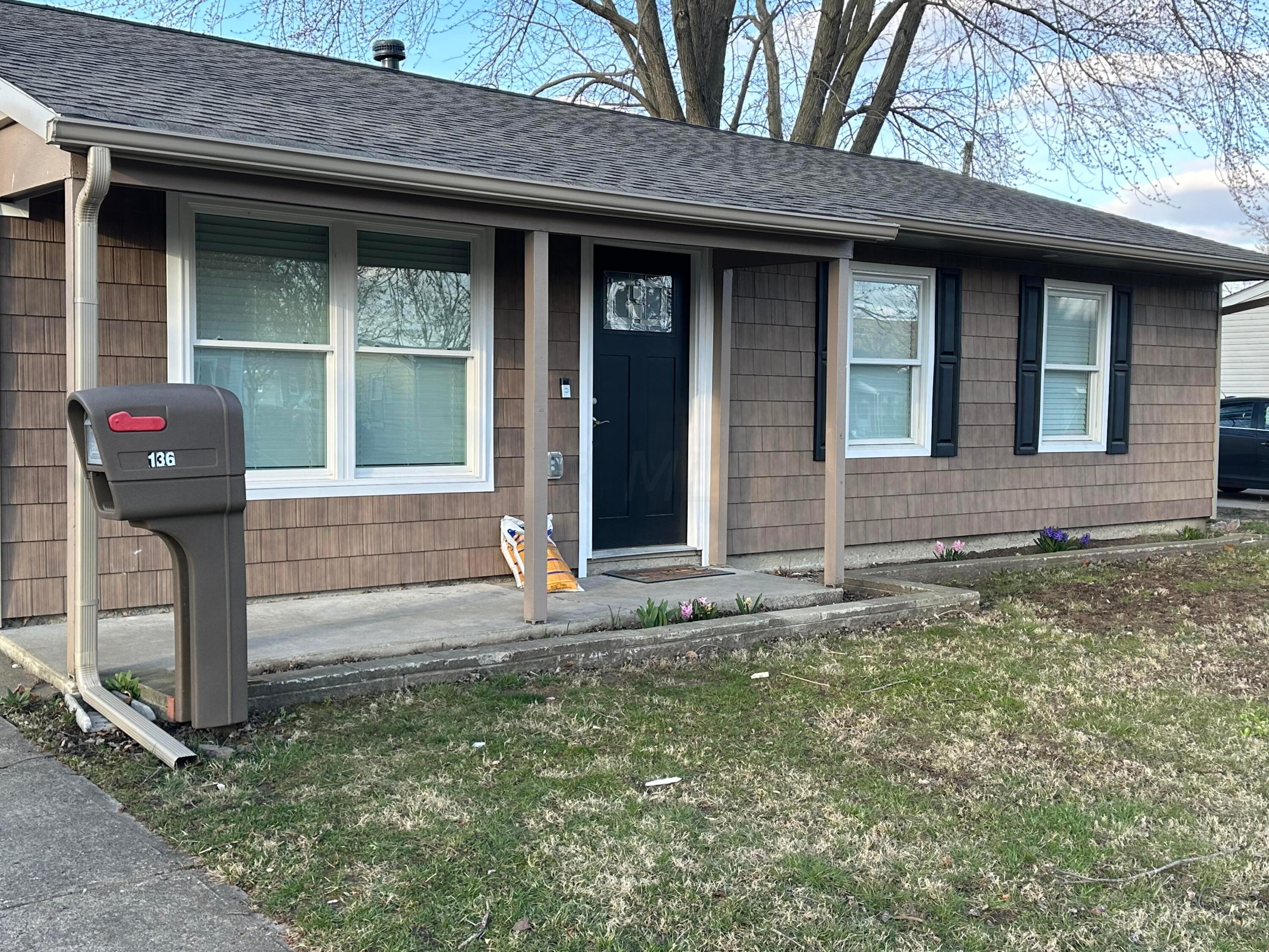 136 Phelps Road Columbus, OH 43207 - Photo 2 of 22 F932AC72-D39B-4C3A-BA10-5774EB89F5B5