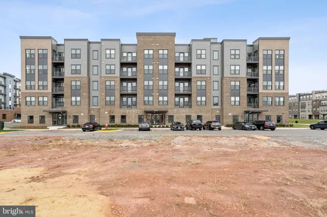 a tall buildings with a street