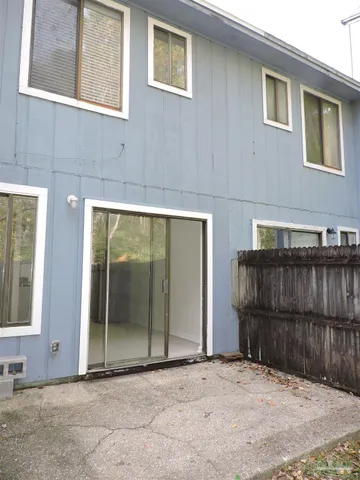 a view of an entryway of the house